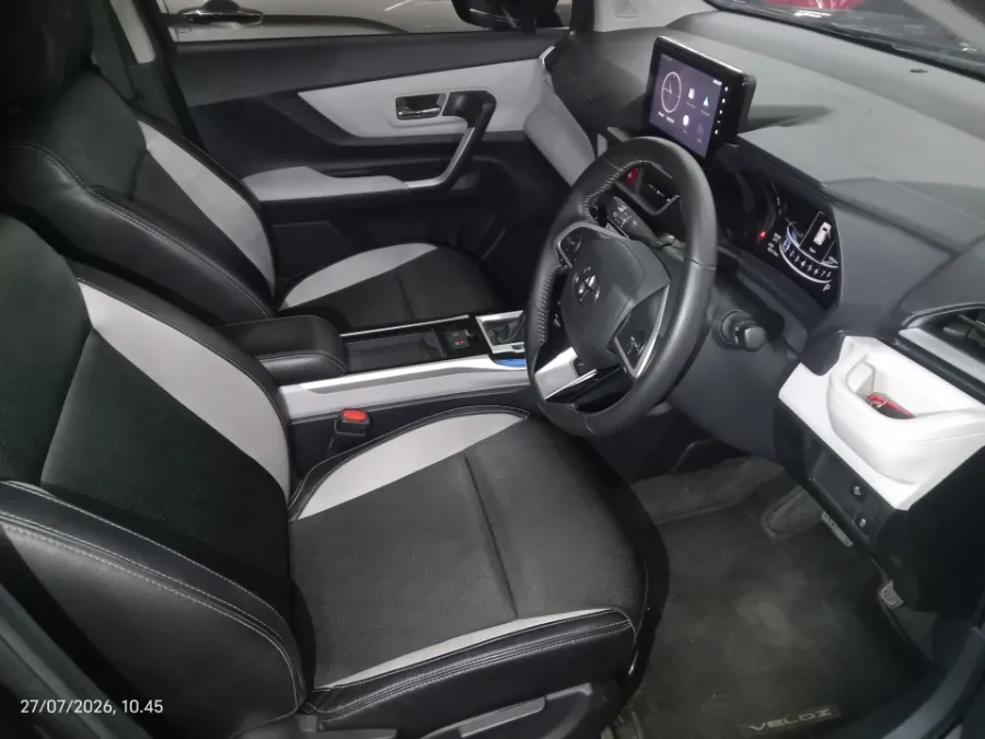 Foto Mobil Bekas Kabin Depan Toyota Veloz 1.5 Q TSS tahun 2021