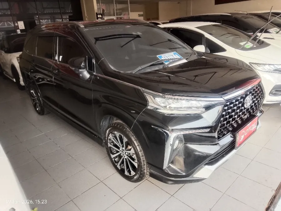 Foto Mobil Bekas Kanan Depan Toyota Veloz 1.5 Q TSS tahun 2021