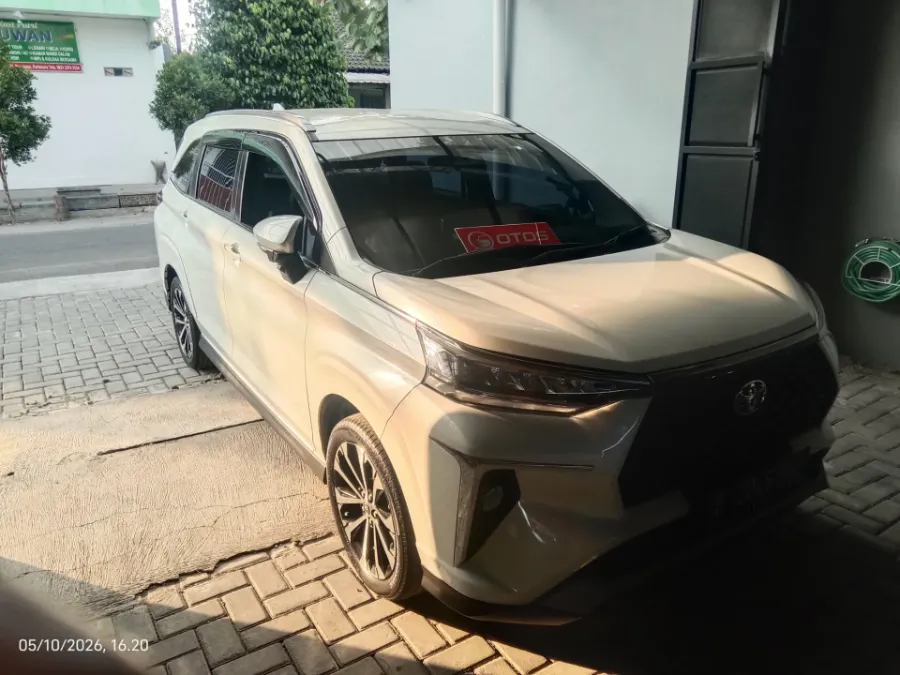 Foto Mobil Bekas Kanan Depan Toyota Veloz 1.5 Q TSS tahun 2021