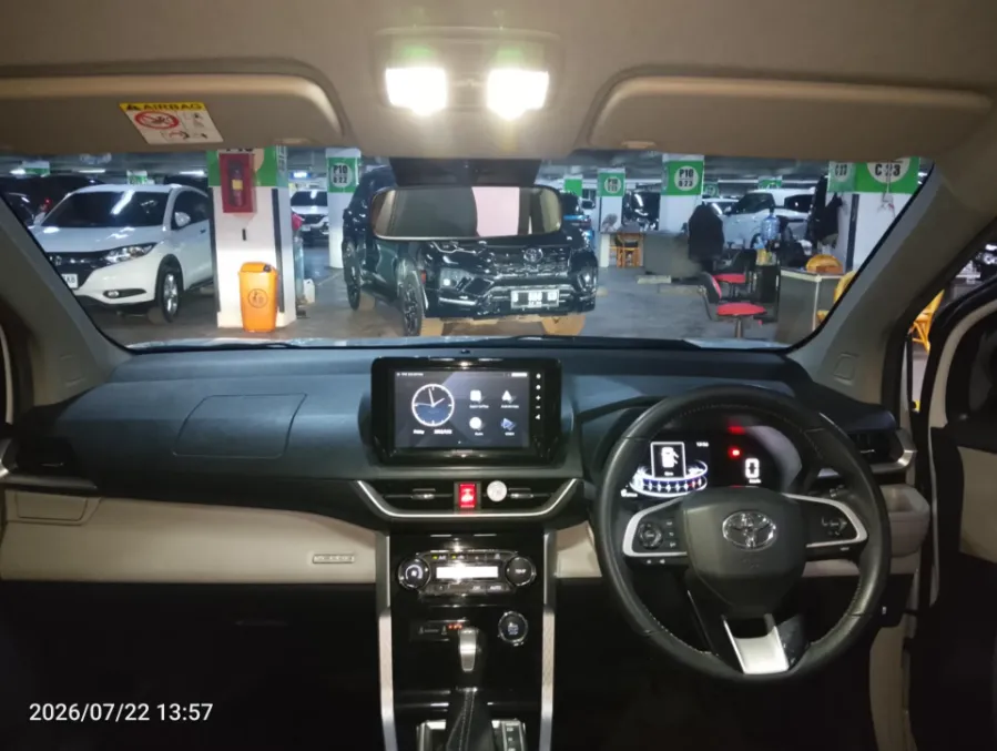 Foto Mobil Bekas Dashboard Toyota Veloz 1.5 Q TSS tahun 2022