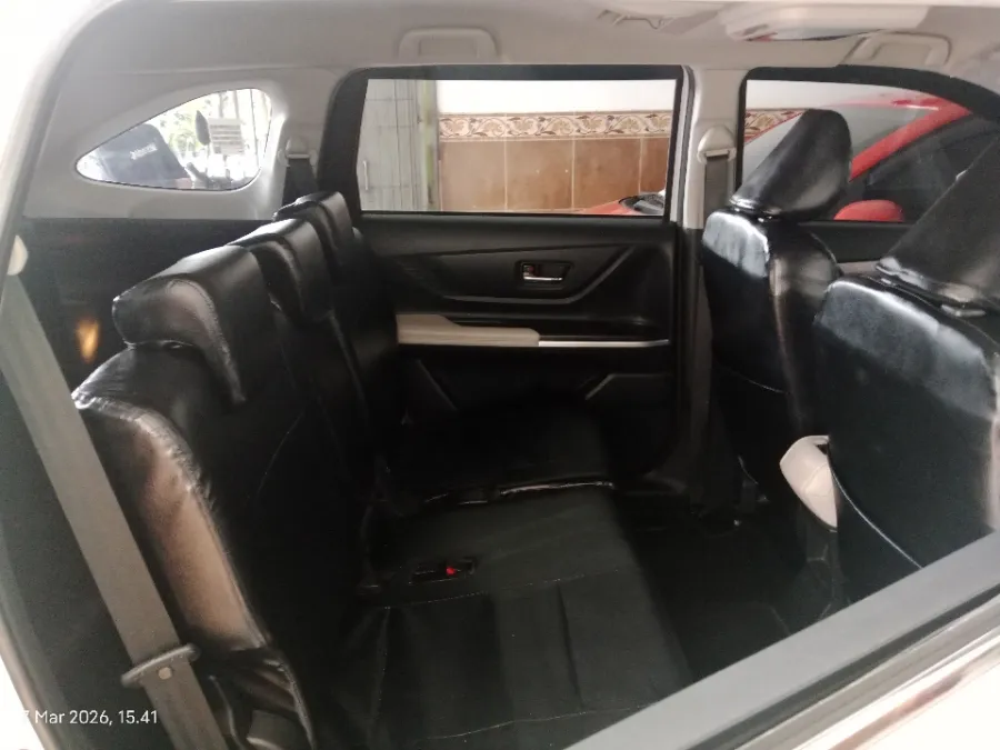 Foto Mobil Bekas Kabin Belakang Toyota Veloz 1.5 Q TSS tahun 2022