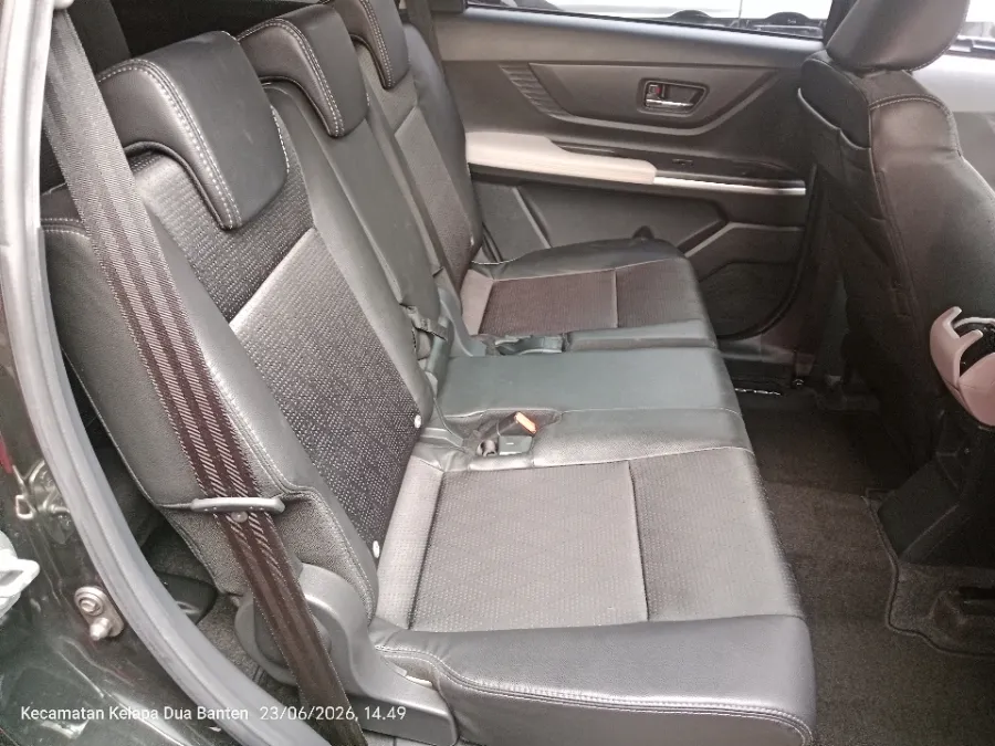 Foto Mobil Bekas Kabin Belakang Toyota Veloz 1.5 Q TSS tahun 2022