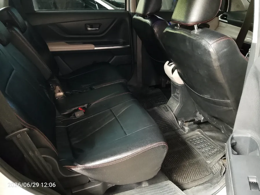 Foto Mobil Bekas Kabin Belakang Toyota Veloz 1.5 Q TSS tahun 2022