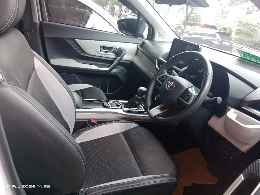 Foto Mobil Bekas Kabin Depan Toyota Veloz 1.5 Q TSS tahun 2022