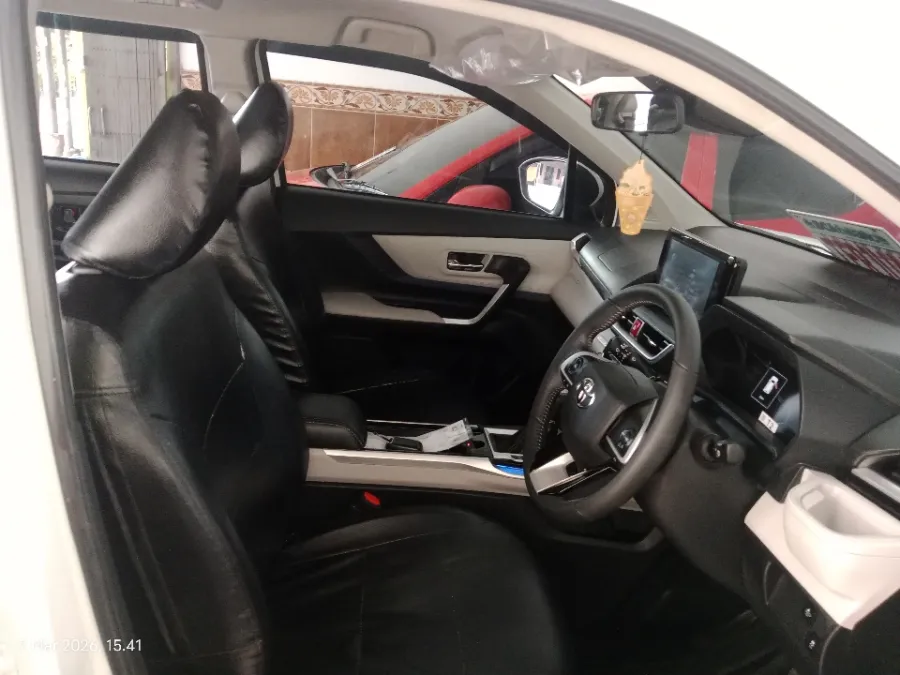 Foto Mobil Bekas Kabin Depan Toyota Veloz 1.5 Q TSS tahun 2022