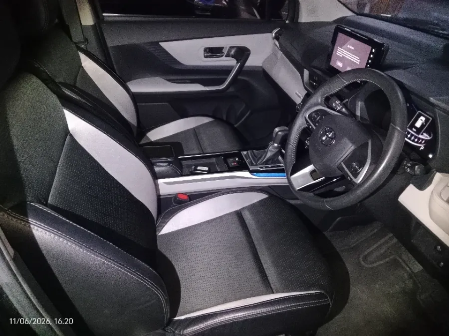 Foto Mobil Bekas Kabin Depan Toyota Veloz 1.5 Q TSS tahun 2022