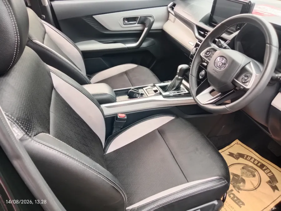 Foto Mobil Bekas Kabin Depan Toyota Veloz 1.5 Q TSS tahun 2022