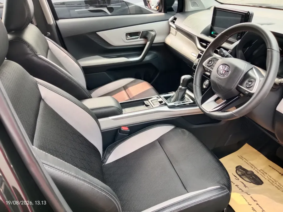Foto Mobil Bekas Kabin Depan Toyota Veloz 1.5 Q TSS tahun 2022