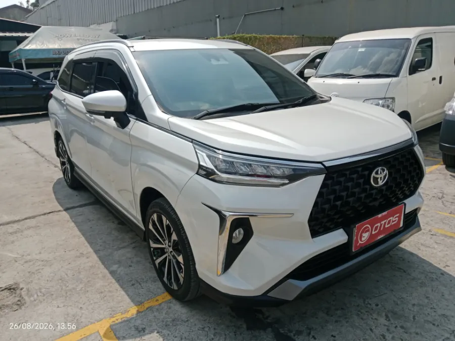 Foto Mobil Bekas Kanan Depan Toyota Veloz 1.5 Q TSS tahun 2023