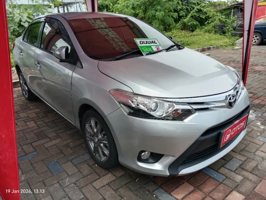 Foto Mobil Bekas Kanan Depan Toyota Vios 1.5 G tahun 2015