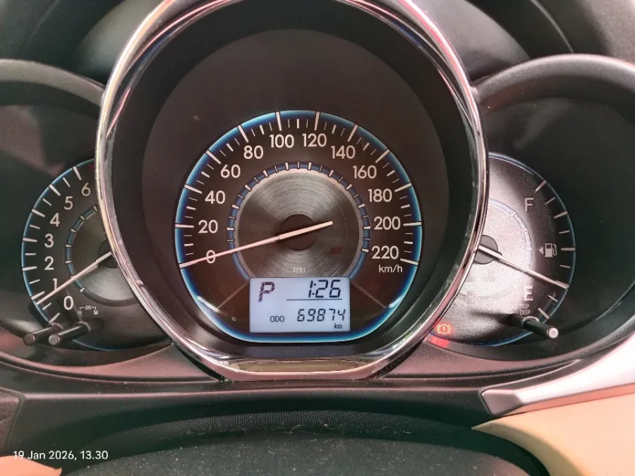 Foto Mobil Bekas Odometer Toyota Vios 1.5 G tahun 2015