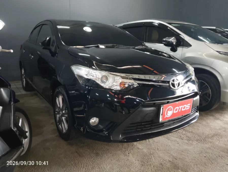 Foto Mobil Bekas Kanan Depan Toyota Vios 1.5 G tahun 2016