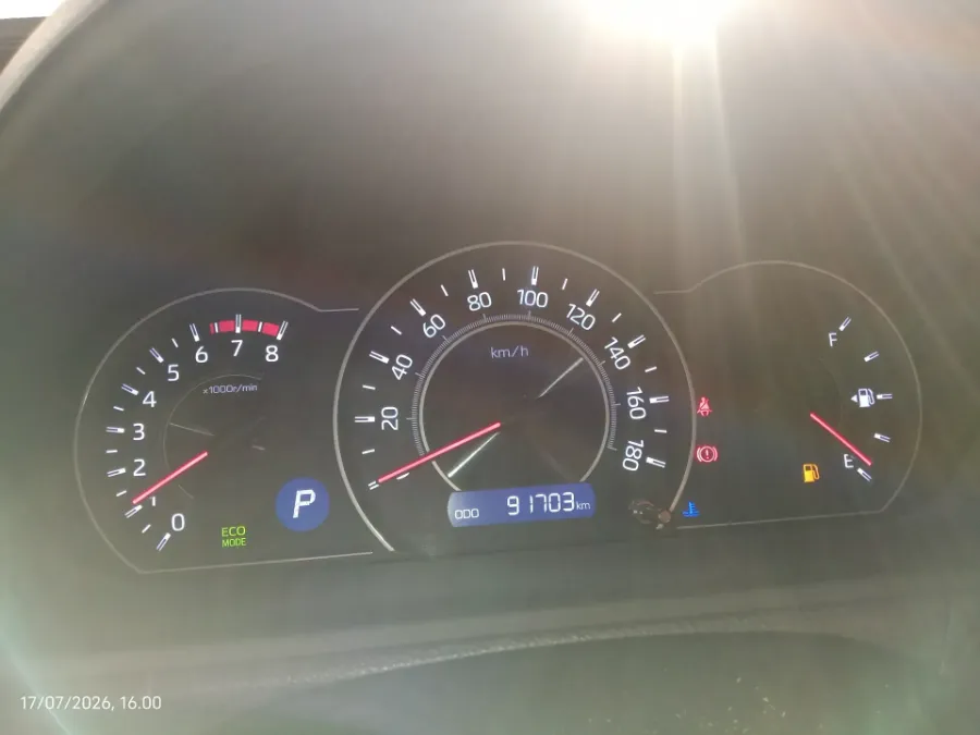 Foto Mobil Bekas Odometer Toyota Voxy 2.0 tahun 2017