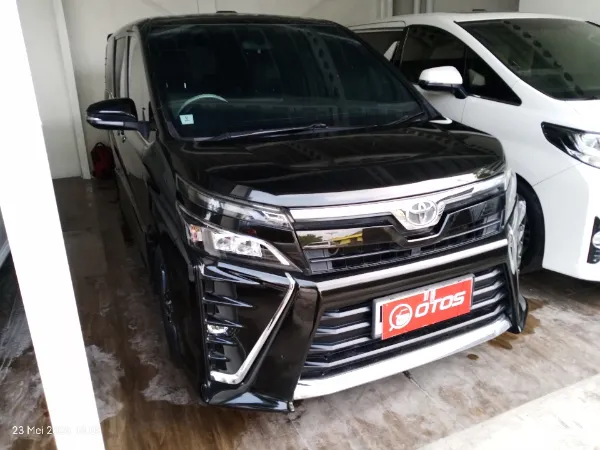2018 Toyota Voxy 2.0