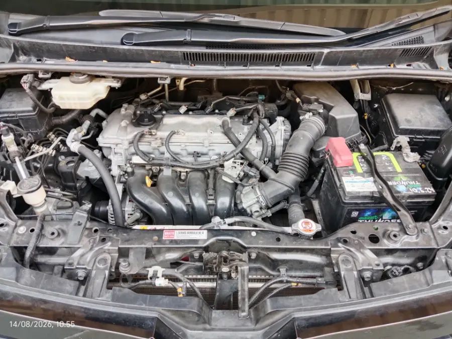 Foto Mobil Bekas Mesin Toyota Voxy 2.0 tahun 2018
