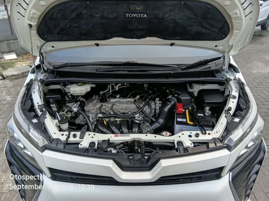 Foto Mobil Bekas Mesin Toyota Voxy 2.0 tahun 2018
