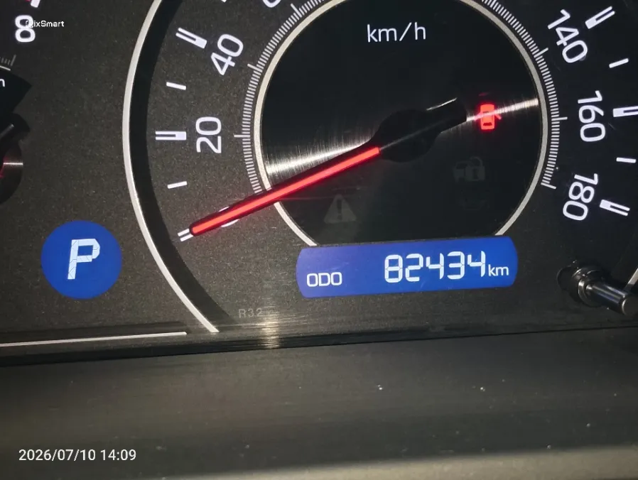 Foto Mobil Bekas Odometer Toyota Voxy 2.0 tahun 2018