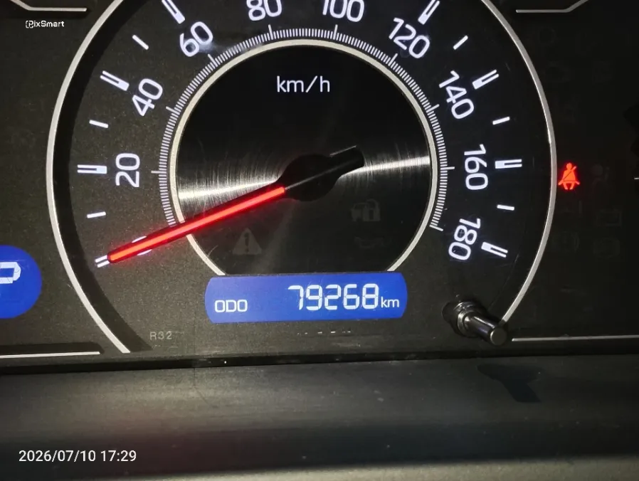 Foto Mobil Bekas Odometer Toyota Voxy 2.0 tahun 2018