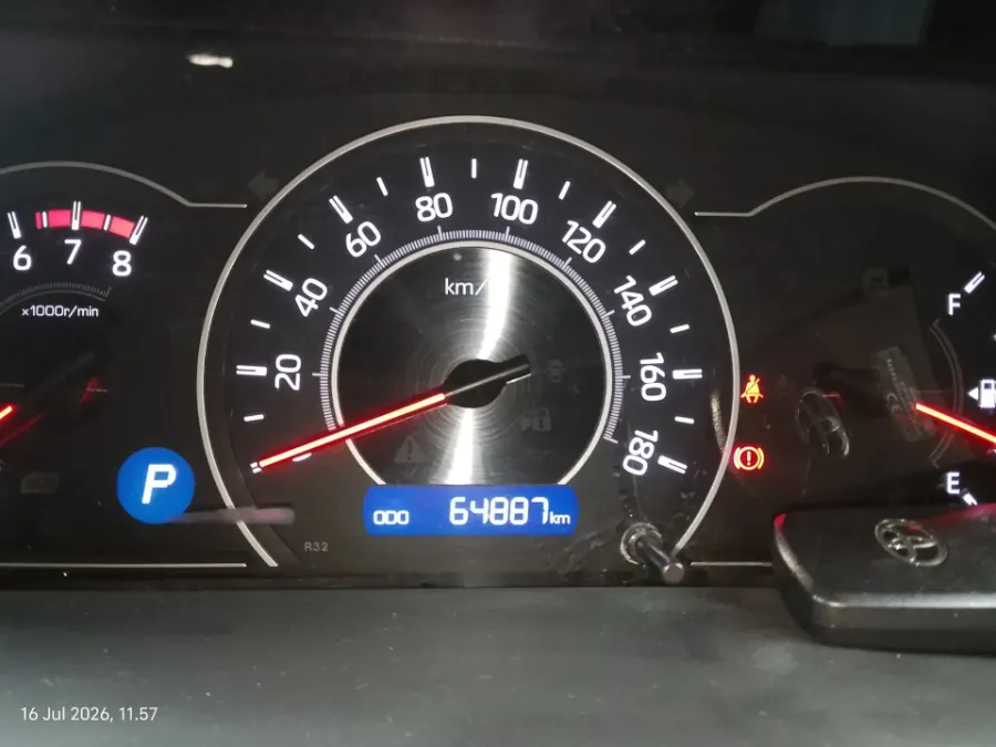 Foto Mobil Bekas Odometer Toyota Voxy 2.0 tahun 2018