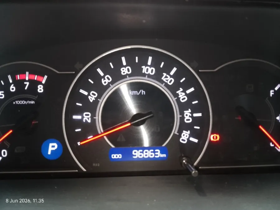 Foto Mobil Bekas Odometer Toyota Voxy 2.0 tahun 2018