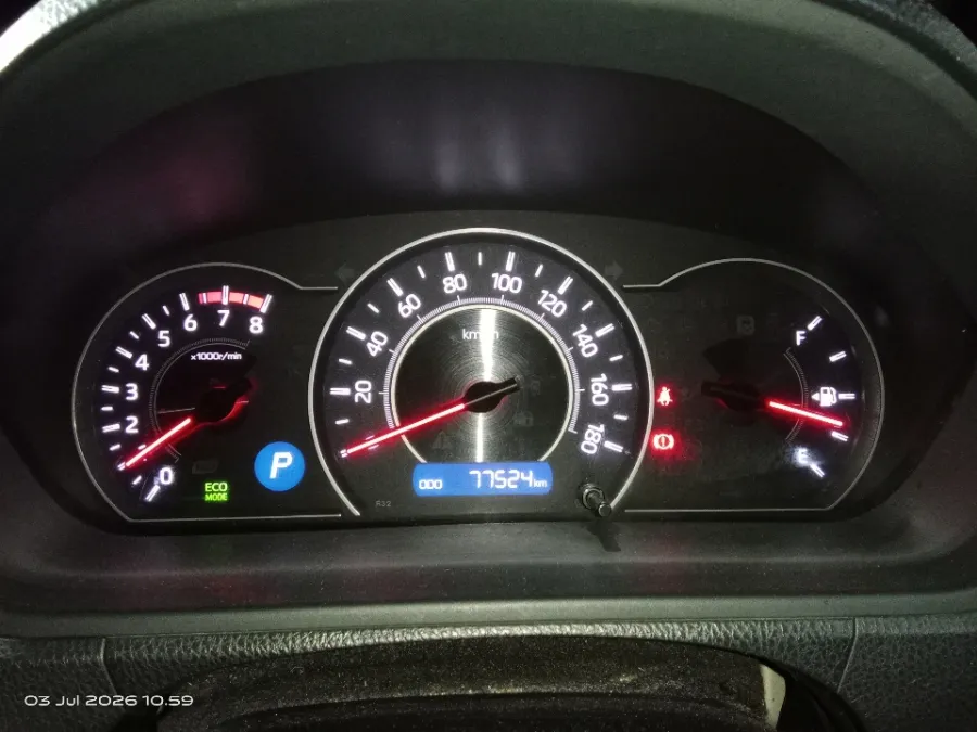 Foto Mobil Bekas Odometer Toyota Voxy 2.0 tahun 2018