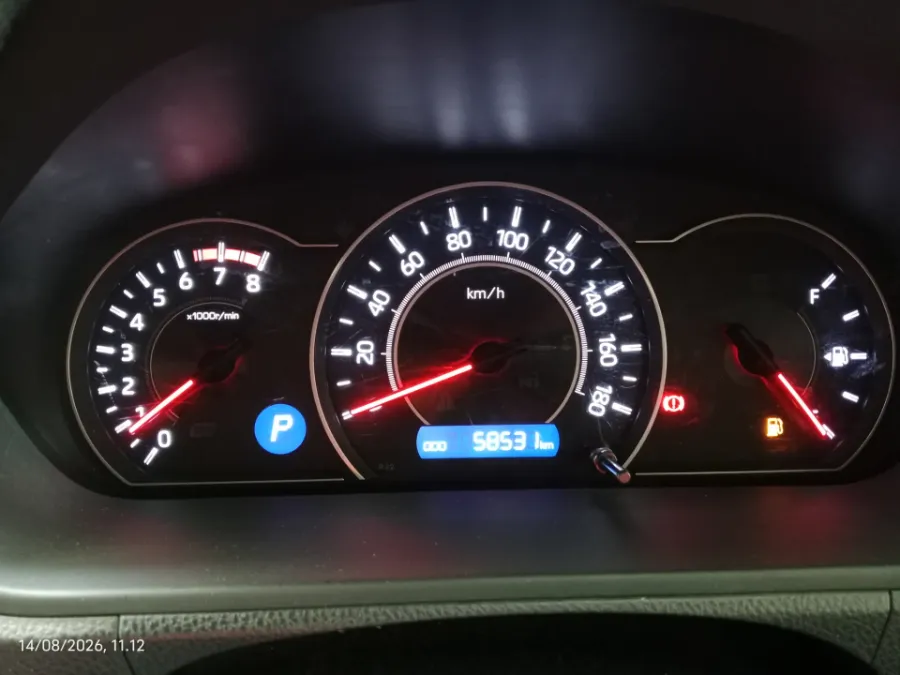 Foto Mobil Bekas Odometer Toyota Voxy 2.0 tahun 2018