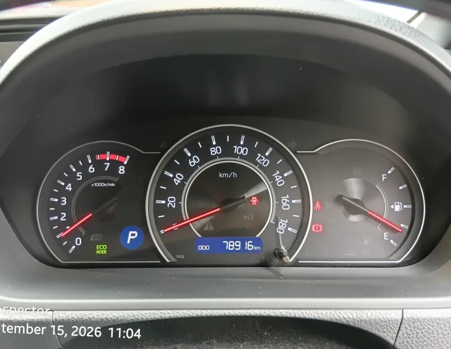 Foto Mobil Bekas Odometer Toyota Voxy 2.0 tahun 2018
