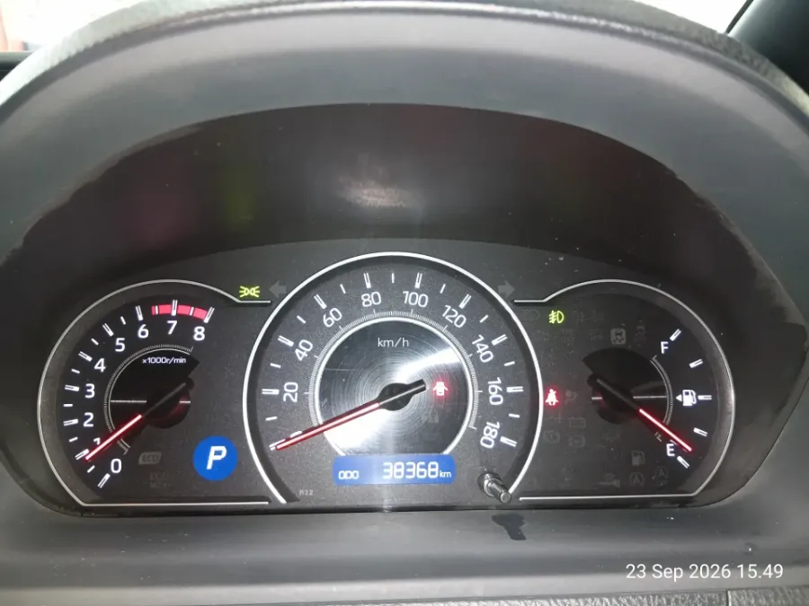 Foto Mobil Bekas Odometer Toyota Voxy 2.0 tahun 2018