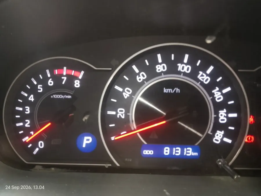 Foto Mobil Bekas Odometer Toyota Voxy 2.0 tahun 2018