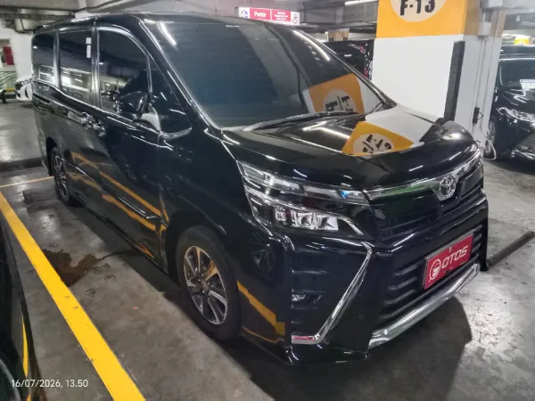 2019 Toyota Voxy 2.0 - Foto 1 dari 6