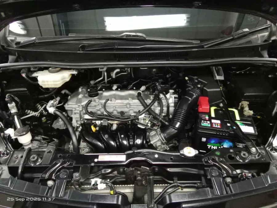 Foto Mobil Bekas Mesin Toyota Voxy 2.0 tahun 2019