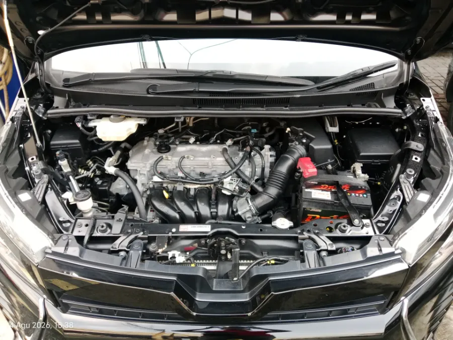 Foto Mobil Bekas Mesin Toyota Voxy 2.0 tahun 2019