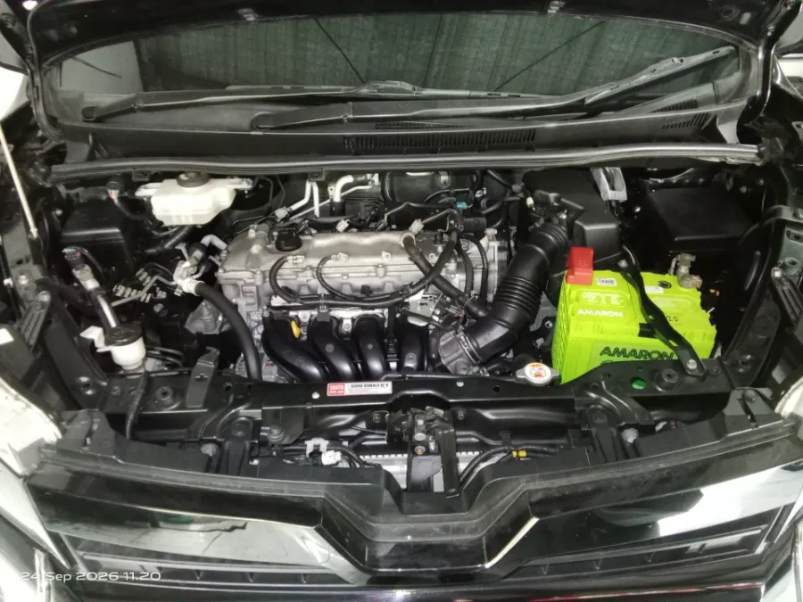 Foto Mobil Bekas Mesin Toyota Voxy 2.0 tahun 2019