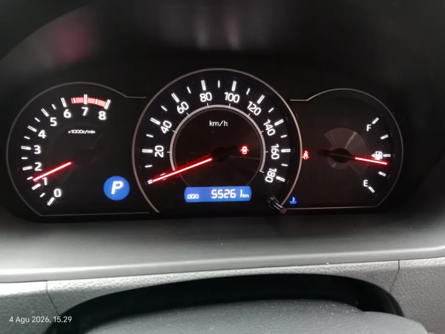 Foto Mobil Bekas Odometer Toyota Voxy 2.0 tahun 2019