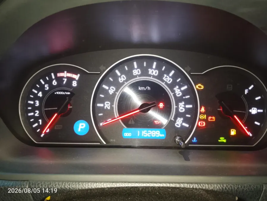 Foto Mobil Bekas Odometer Toyota Voxy 2.0 tahun 2019
