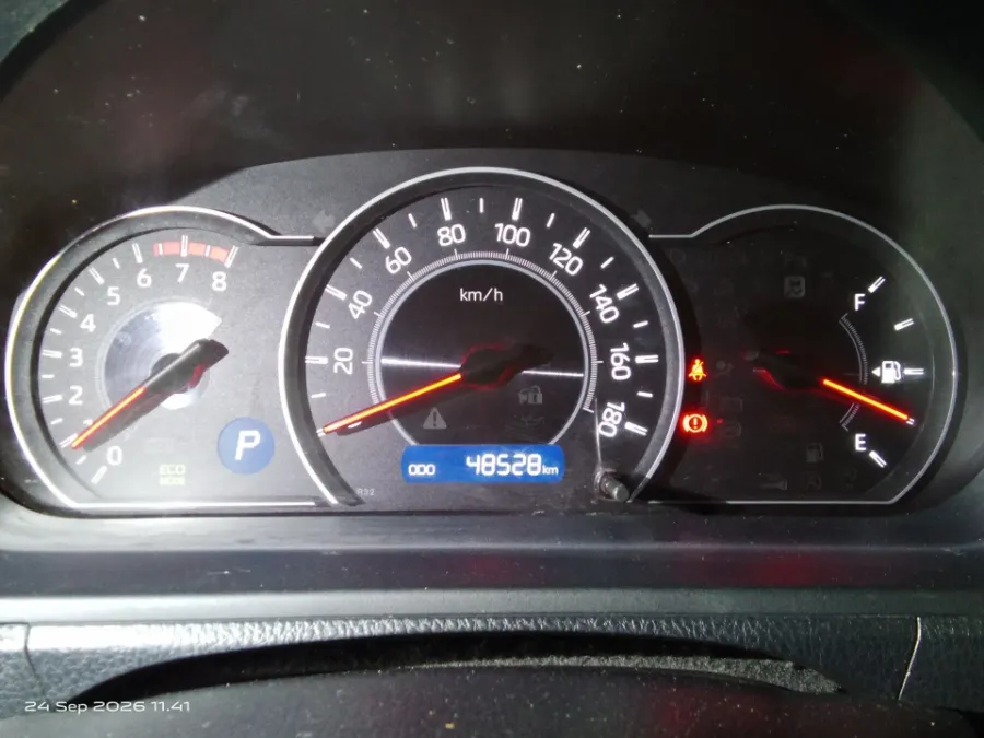 Foto Mobil Bekas Odometer Toyota Voxy 2.0 tahun 2019