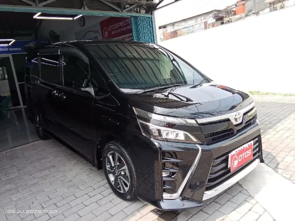 2020 Toyota Voxy 2.0