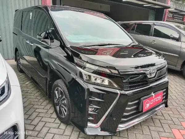 2020 Toyota Voxy 2.0