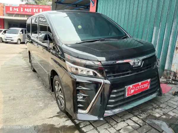 2020 Toyota Voxy 2.0 - Foto 1 dari 6