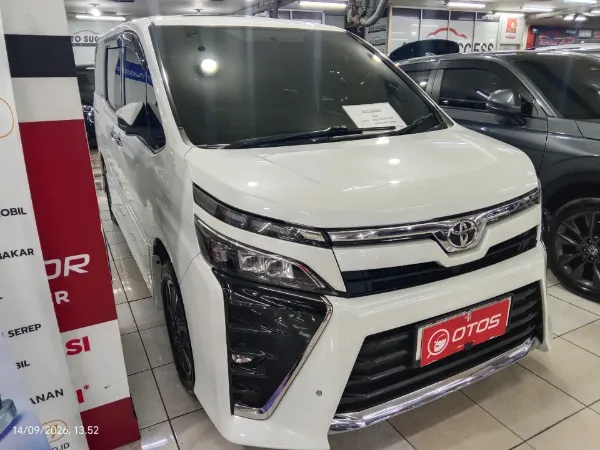 2020 Toyota Voxy 2.0