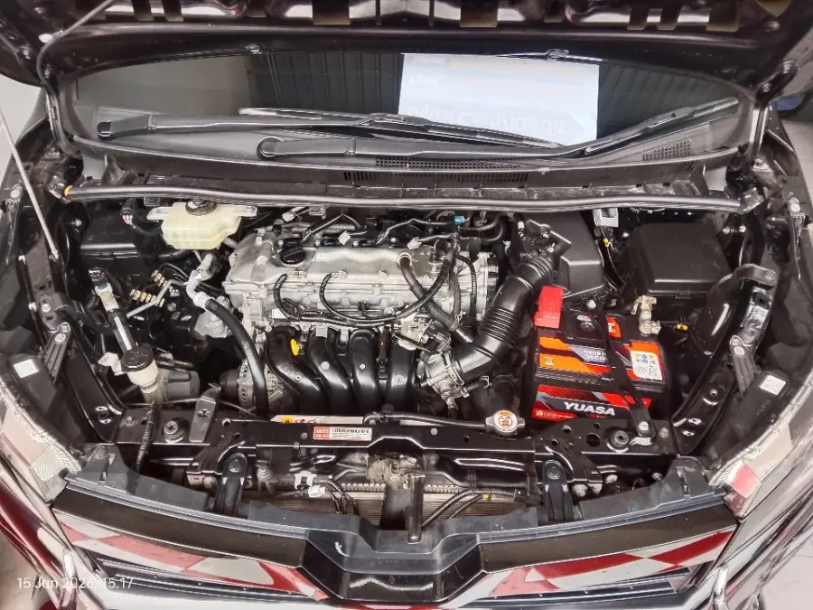 Foto Mobil Bekas Mesin Toyota Voxy 2.0 tahun 2020