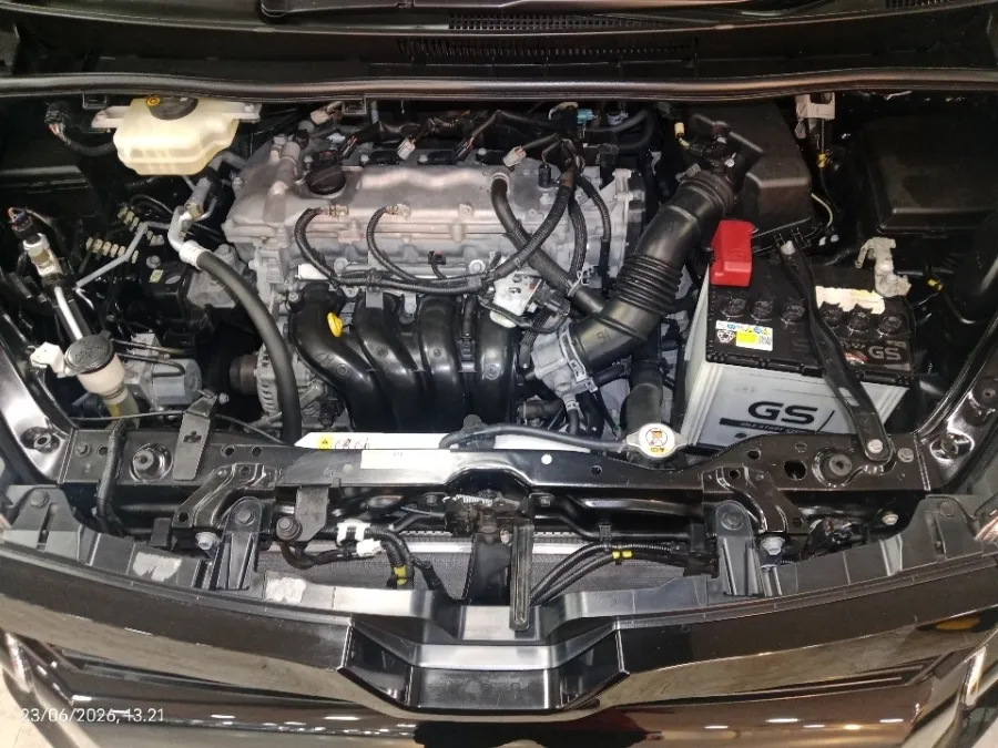 Foto Mobil Bekas Mesin Toyota Voxy 2.0 tahun 2020