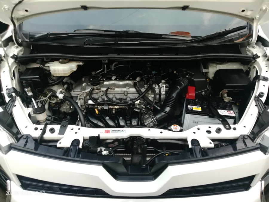 Foto Mobil Bekas Mesin Toyota Voxy 2.0 tahun 2020