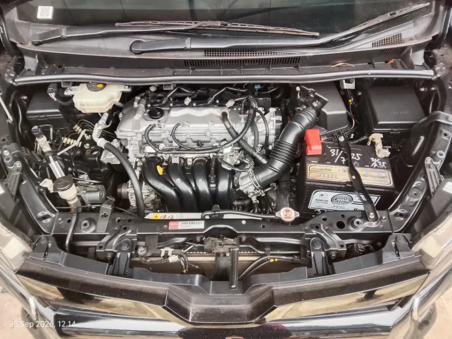 Foto Mobil Bekas Mesin Toyota Voxy 2.0 tahun 2020