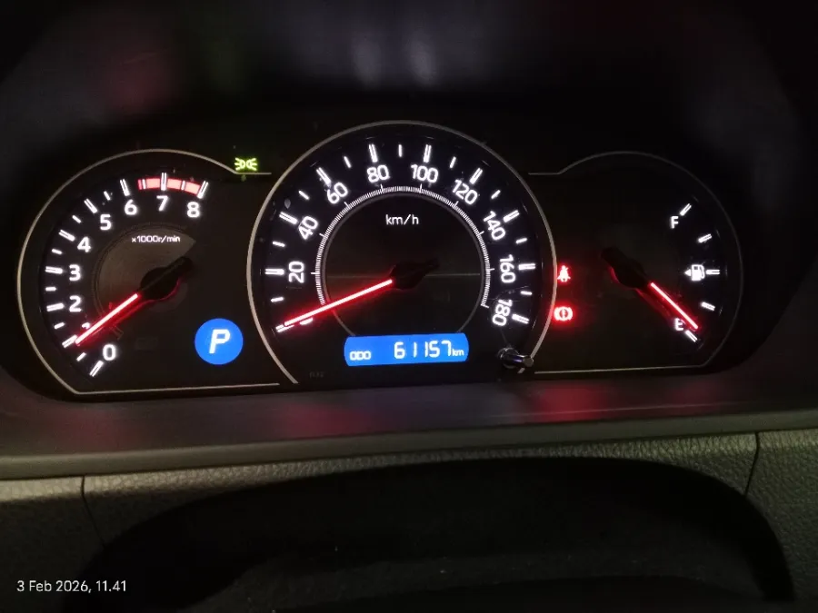 Foto Mobil Bekas Odometer Toyota Voxy 2.0 tahun 2020