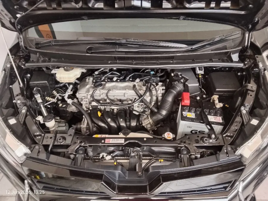 Foto Mobil Bekas Mesin Toyota Voxy 2.0 tahun 2021