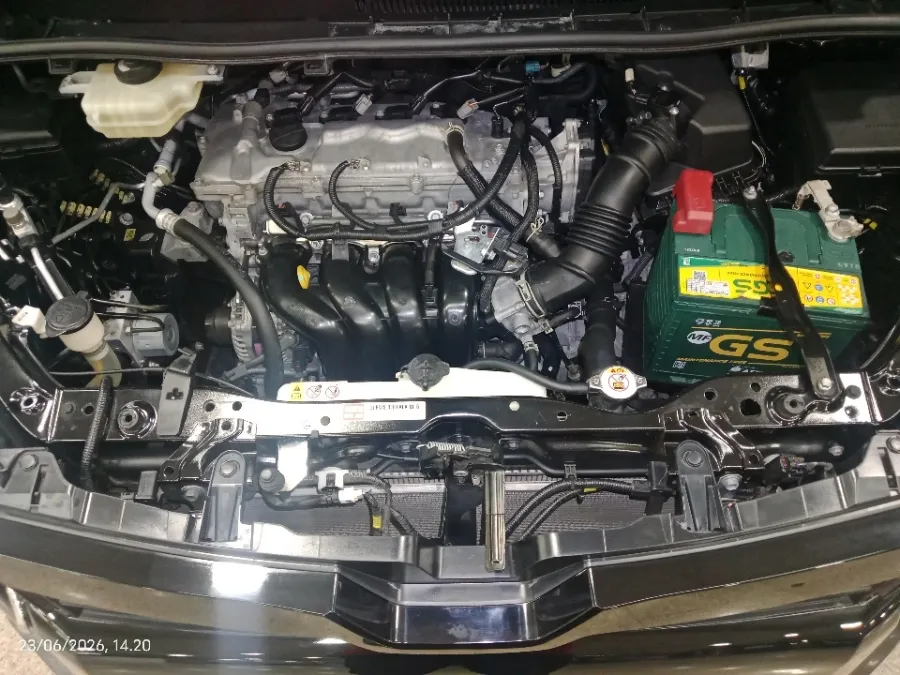 Foto Mobil Bekas Mesin Toyota Voxy 2.0 tahun 2021