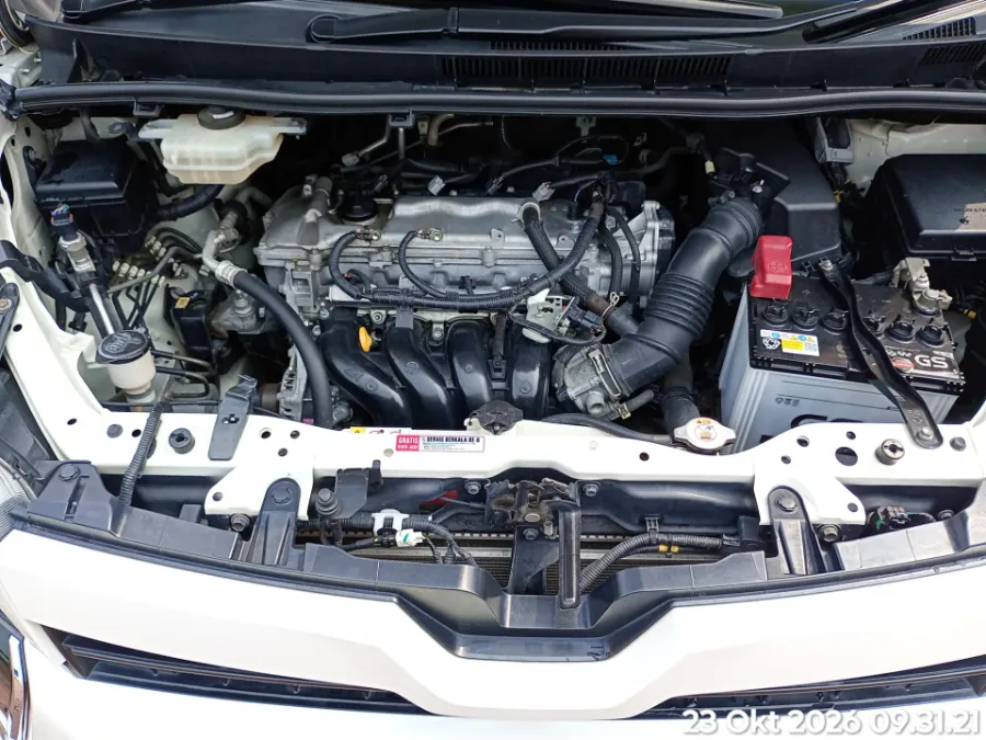 Foto Mobil Bekas Mesin Toyota Voxy 2.0 tahun 2021