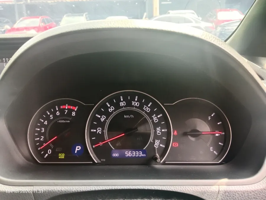 Foto Mobil Bekas Odometer Toyota Voxy 2.0 tahun 2021