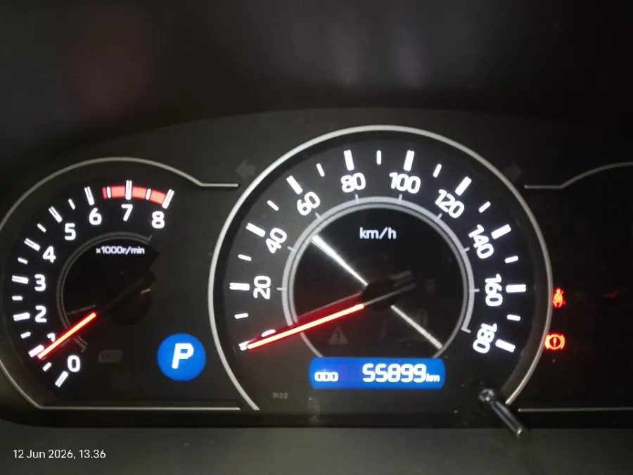 Foto Mobil Bekas Odometer Toyota Voxy 2.0 tahun 2021